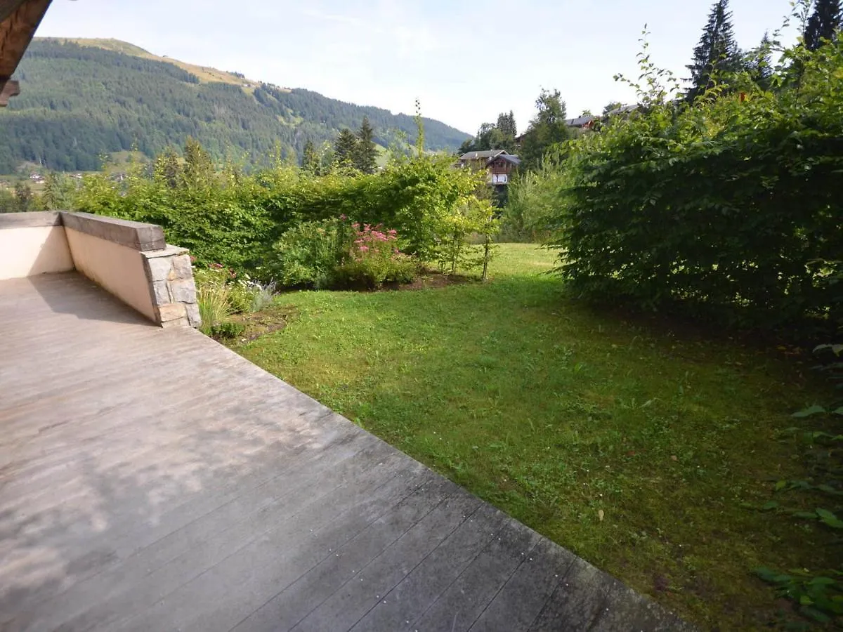 Appartement De Standing Calme, Proche Des Pistes, Avec Balcon, Terrasse, Et Garage Prive Aux Gets - Fr-1-623-85 Les Gets Apartment